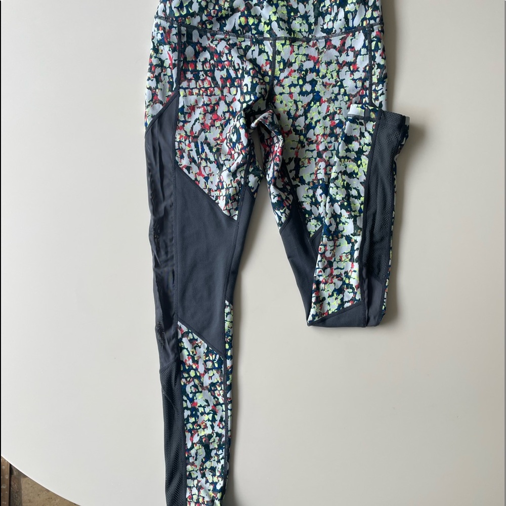 ZELLA LEGGINGS.  SIZE SMALL.
